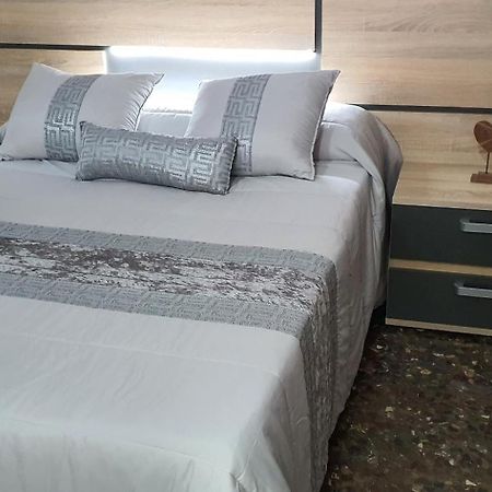 Apartamento Turistico Guadiana Loft Experience Dalia Бадахос Екстериор снимка